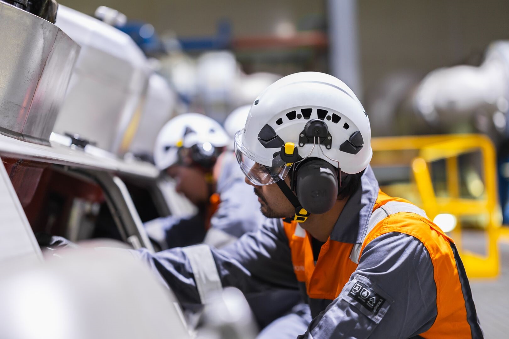 Engineers performing maintenance job in Senayan powerplant.